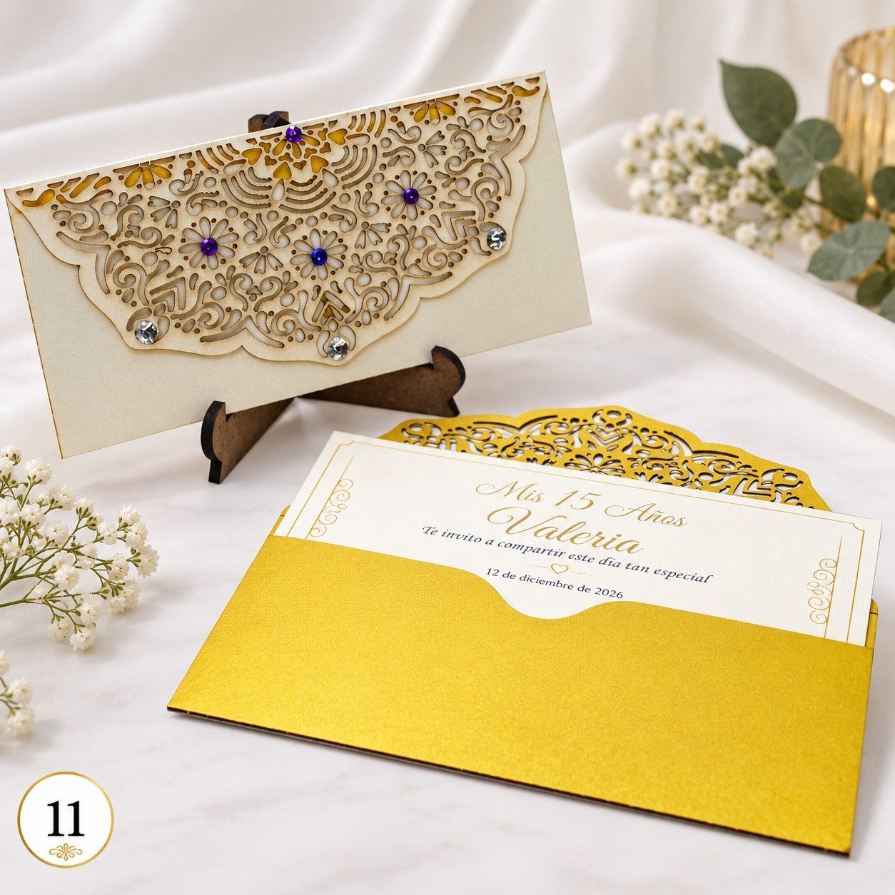 Invitación de 15 años · Solapa dorada con detalle de color · 11