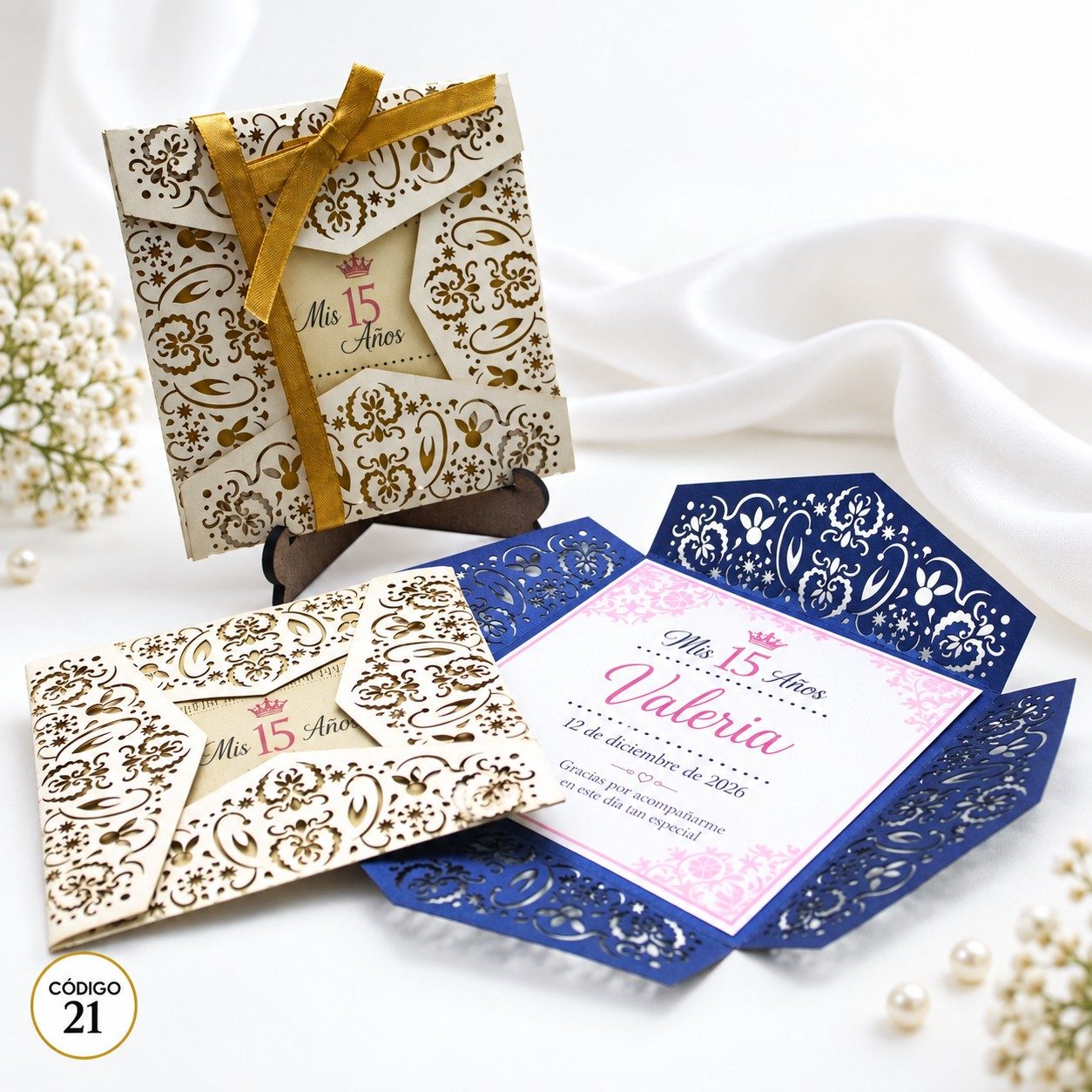 Invitación de 15 años · Encaje blanco y dorado con lazo · 21