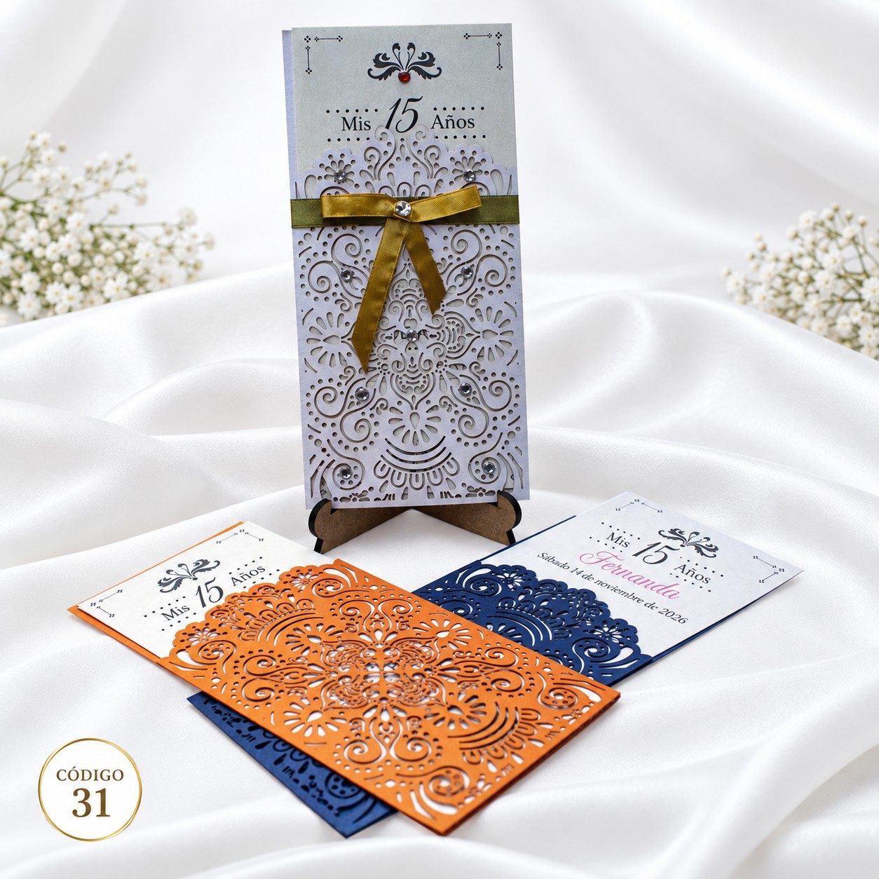 Invitación de 15 años · Filigrana vertical con lazo dorado · 31