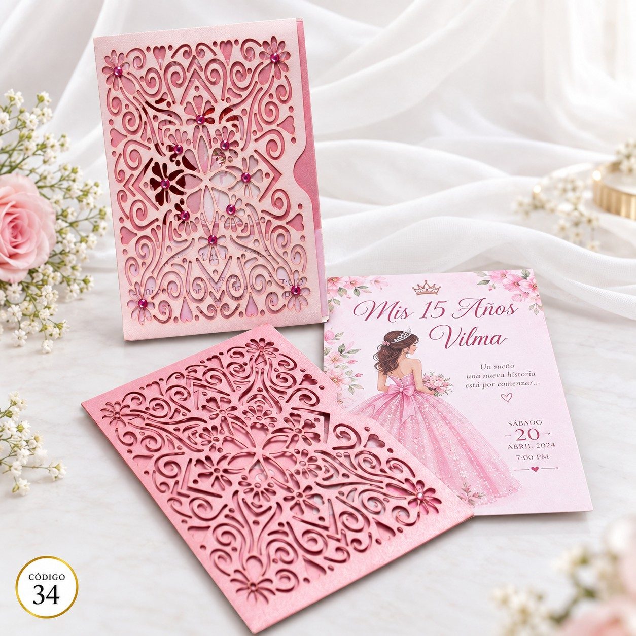 Invitación de 15 años · Portada rosa con marco floral · 34