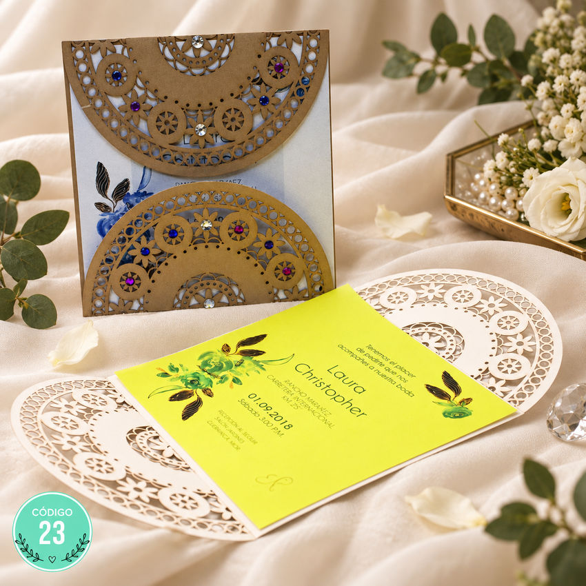 Invitación de boda · Solapas curvas con calado ornamental · 23