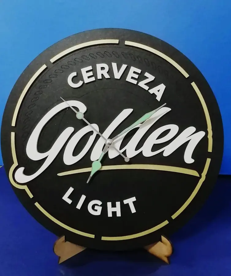 Reloj Golden Light sobre negro · PTB-001