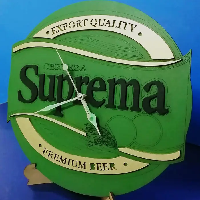 Reloj Suprema verde con etiqueta · PTB-011