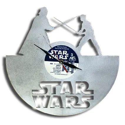 Reloj Star Wars con duelo en silueta clara · PEL-039